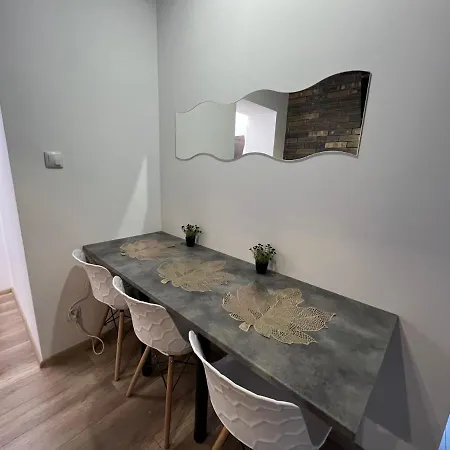 Apartmentsbymatyrafa-iii דירה