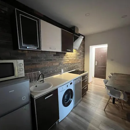 Apartament Apartmentsbymatyrafa-iii *