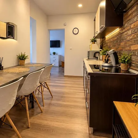 Апартаменты Apartmentsbymatyrafa-iii Тарновске-Гуры
